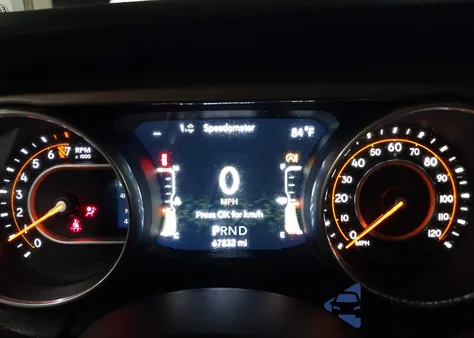 2018 Jeep Wrangler Unlimited Sahara 4X4 из США, поврежденный, VIN 1C4HJXEG0JW156293